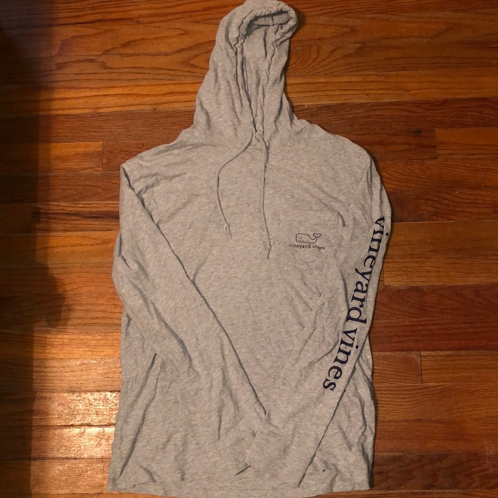 Gray Vinyard Vines cotton long sleeve  tshirt with hood